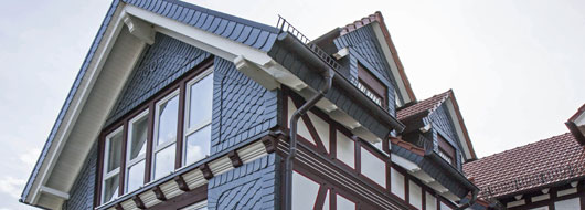 Anspruchsvolle Aufgabe: Neue Dacheindeckung für Altbauten